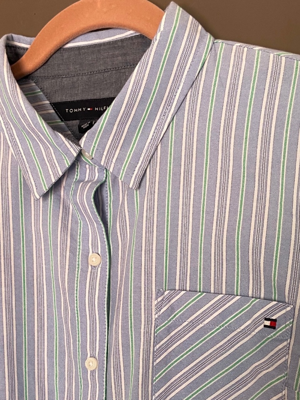 Women’s Tommy Hilfiger Button Down Shirt – Classic Preppy Style – Cotton Blouse